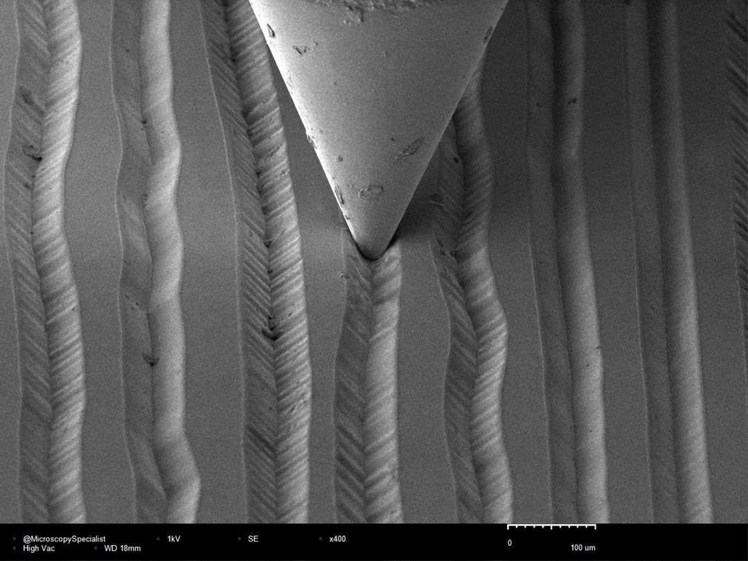 vinyl-record-v0-r3budkojehkg1